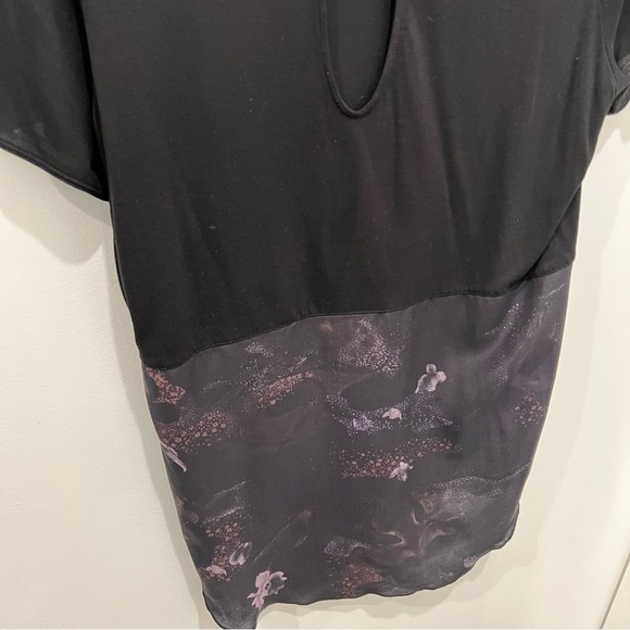 Aritzia Wilfred Black and Floral Short Sleeve Tunic - Picture 8 of 10